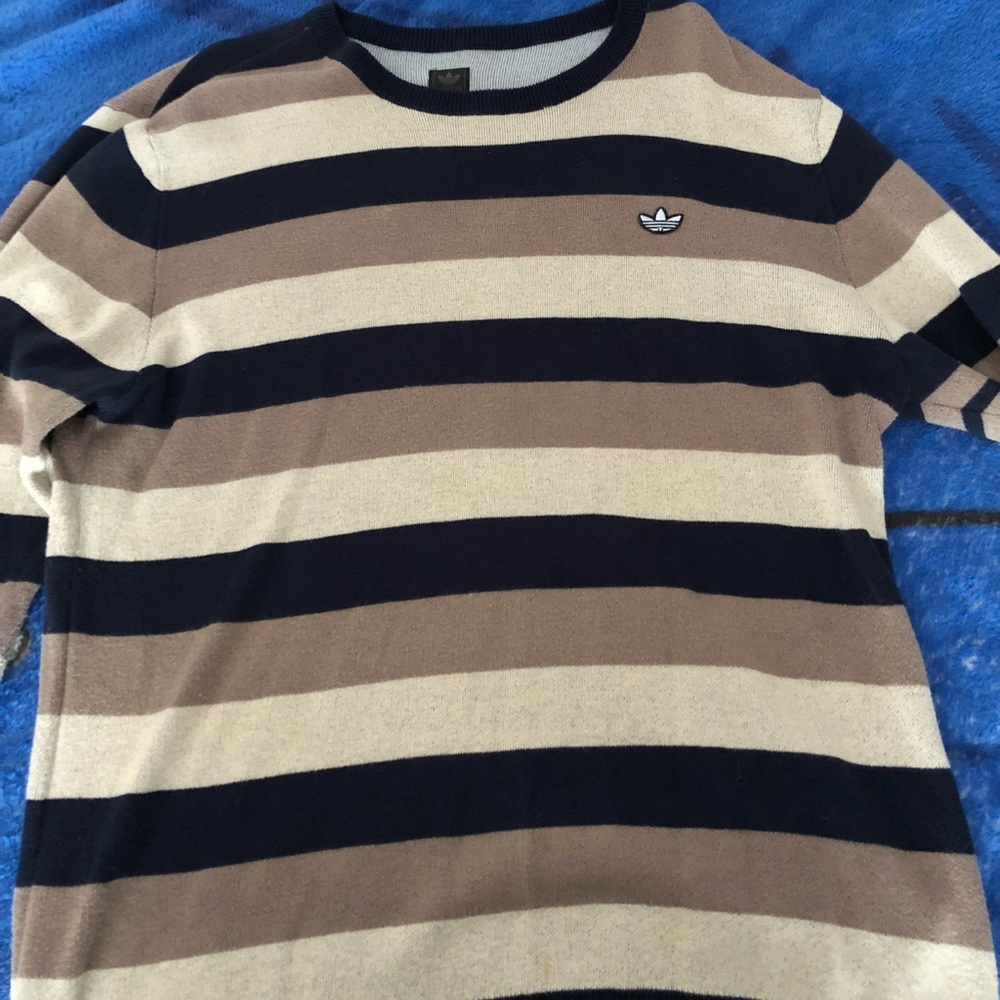 Adidas originals long sleeve sweater. Size L